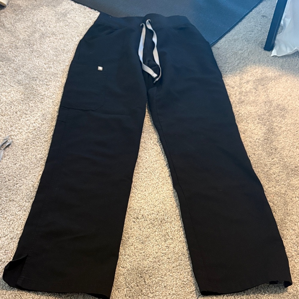 Figs Women's Straight Leg Scrub Pants in Black